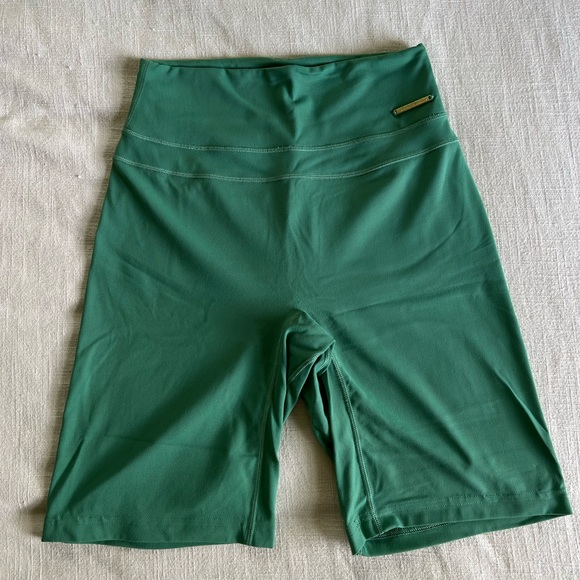 Gymshark x Whitney Simmons V5 shorts - Picture 2 of 6